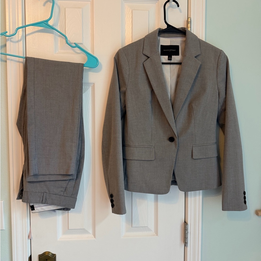 Banana Republic Women's Gray Blazer and Pants Set Size 0/2